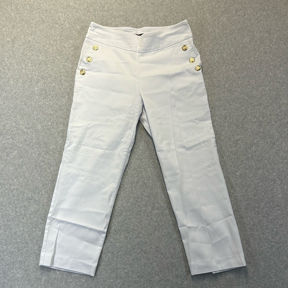Counterparts women's white capris size small with gold button accents